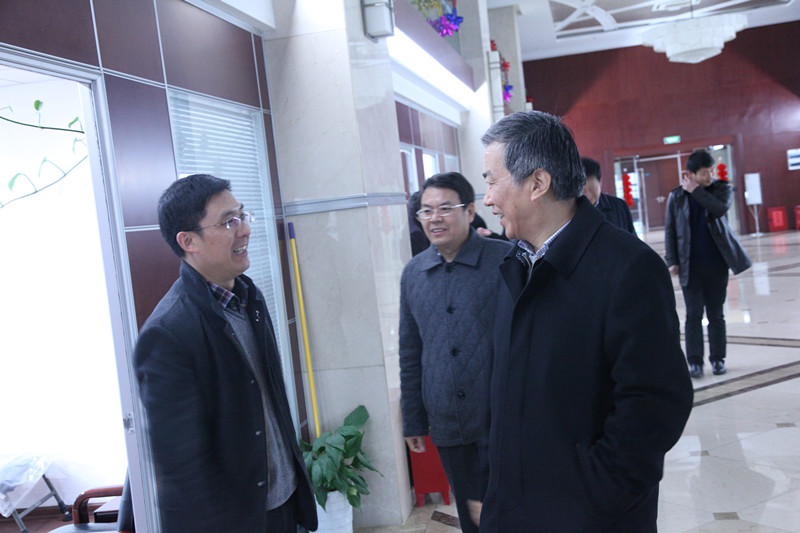 集團(tuán)公司領(lǐng)導(dǎo)節(jié)后上班第一天走訪慰問干部職工