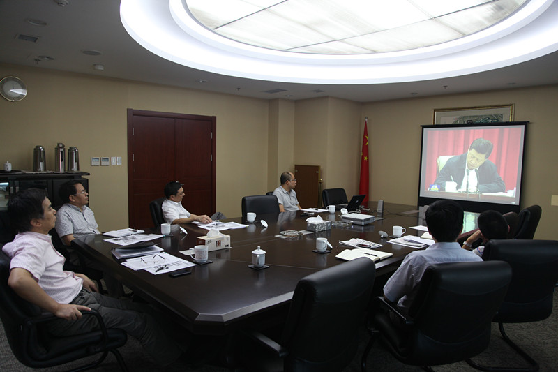 集團公司黨委召開理論中心組專題學(xué)習會