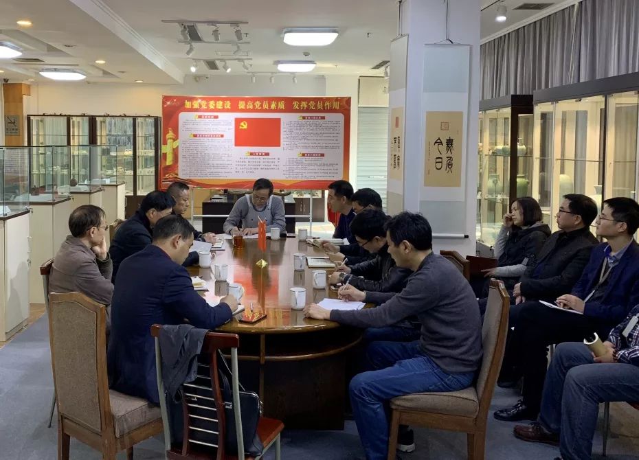 集團公司黨委書記虞岳明蒞臨我公司開展“三服務(wù)”活動