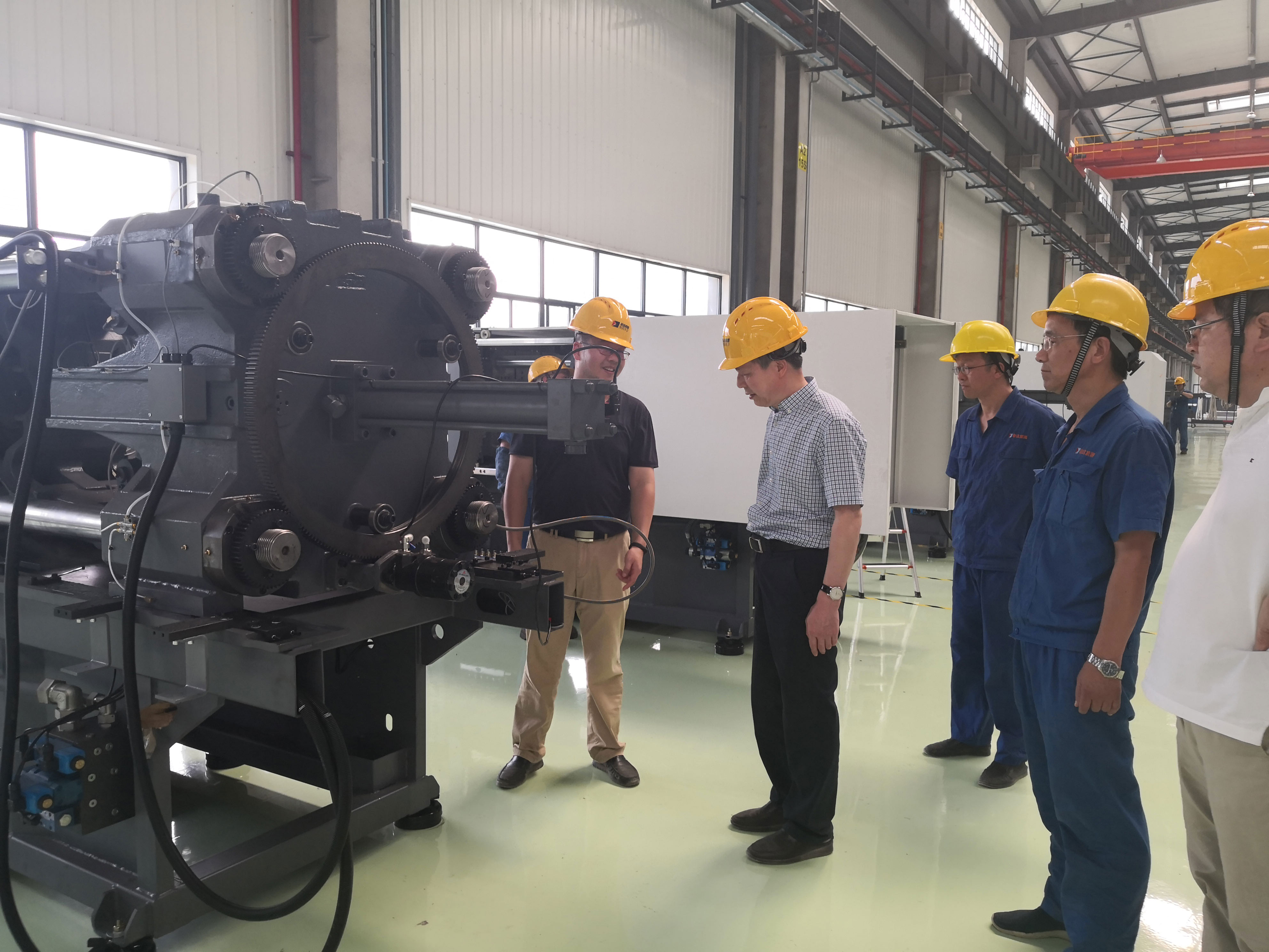 集團公司黨委書記、董事長虞岳明對德清申達開展安全檢查