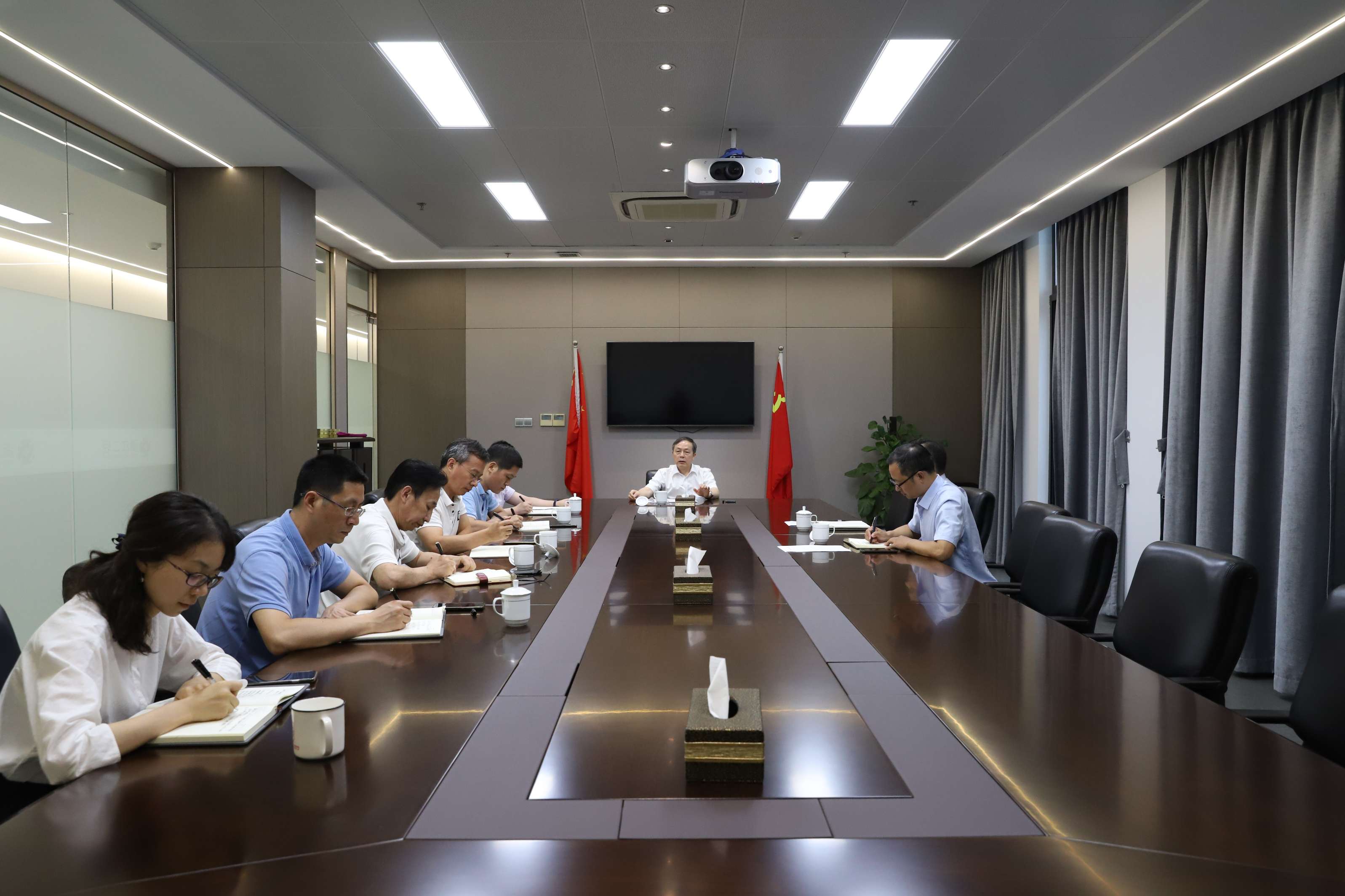 省二輕集團公司召開瑞特股份擬任董監(jiān)高赴任前談話會