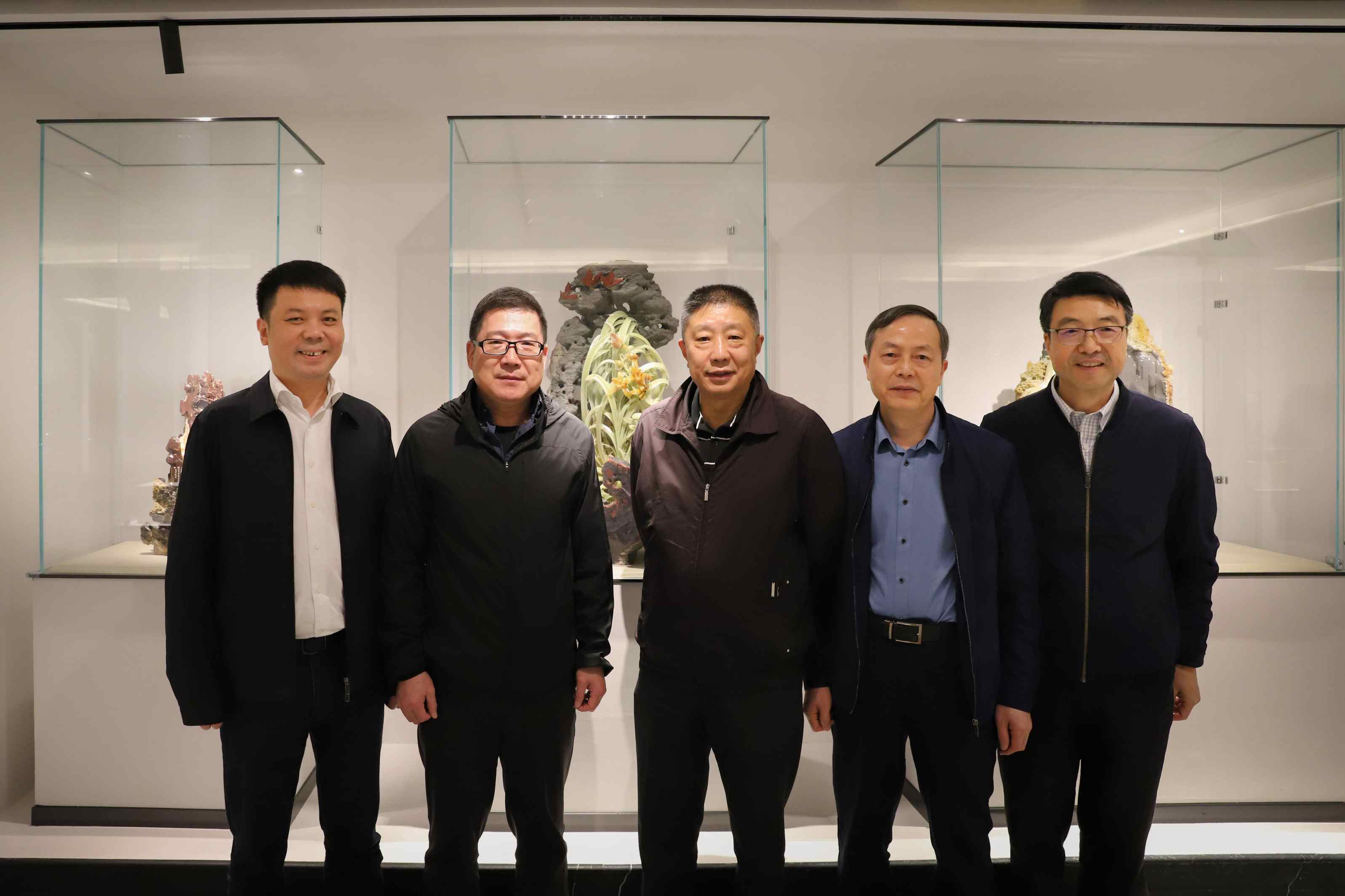 引領(lǐng)行業(yè)發(fā)展? 滿(mǎn)足時(shí)代需求 ——中國(guó)工藝美術(shù)學(xué)會(huì)理事長(zhǎng)才大穎在浙調(diào)研