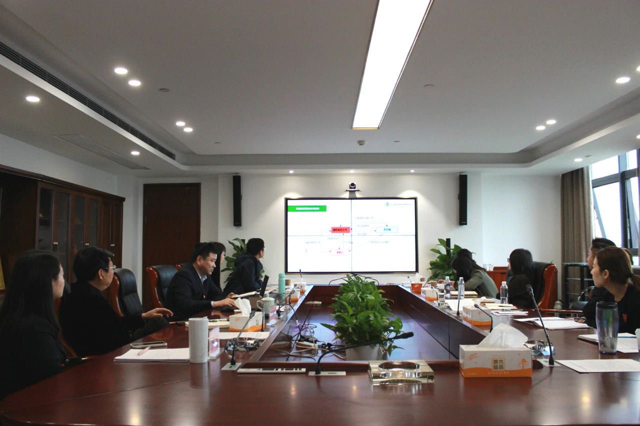 建設(shè)租賃公司召開(kāi)“敬畏于心 擔(dān)當(dāng)于行”業(yè)務(wù)培訓(xùn)暨專(zhuān)題黨課