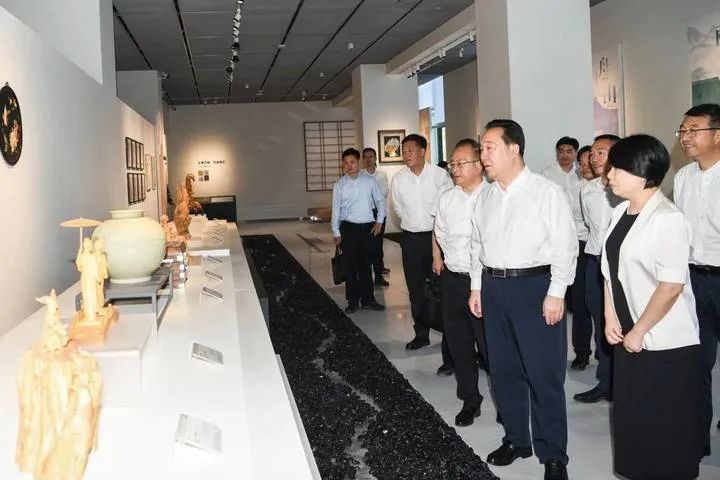 王浩在省機電集團省二輕集團調(diào)研時強調(diào) 著力開辟發(fā)展新領(lǐng)域新賽道 加快培育和壯大新質(zhì)生產(chǎn)力