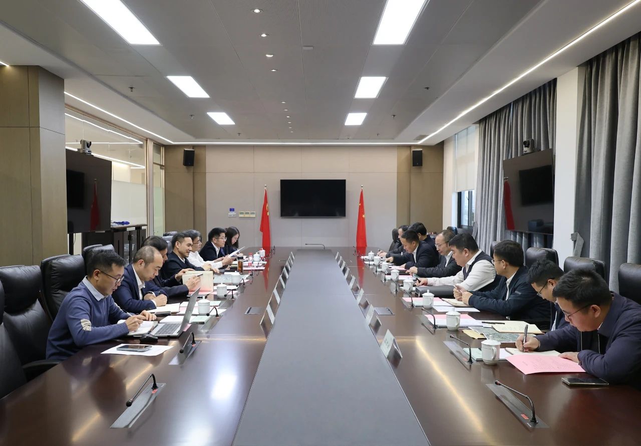 湖州市人大常委會(huì)副主任、吳興區(qū)委書(shū)記趙如浪一行到訪省二輕集團(tuán)