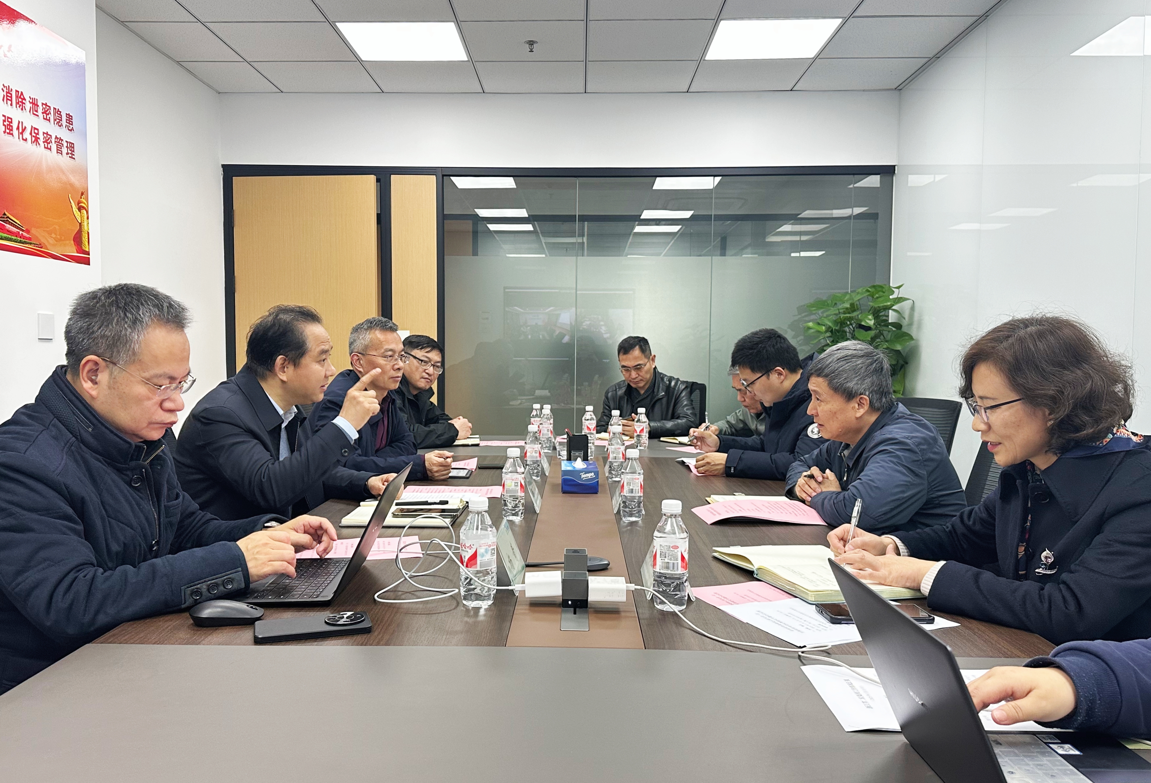 省政府特約研究員、智能制造專家委員會(huì)副主任凌云一行調(diào)研省二輕集團(tuán)