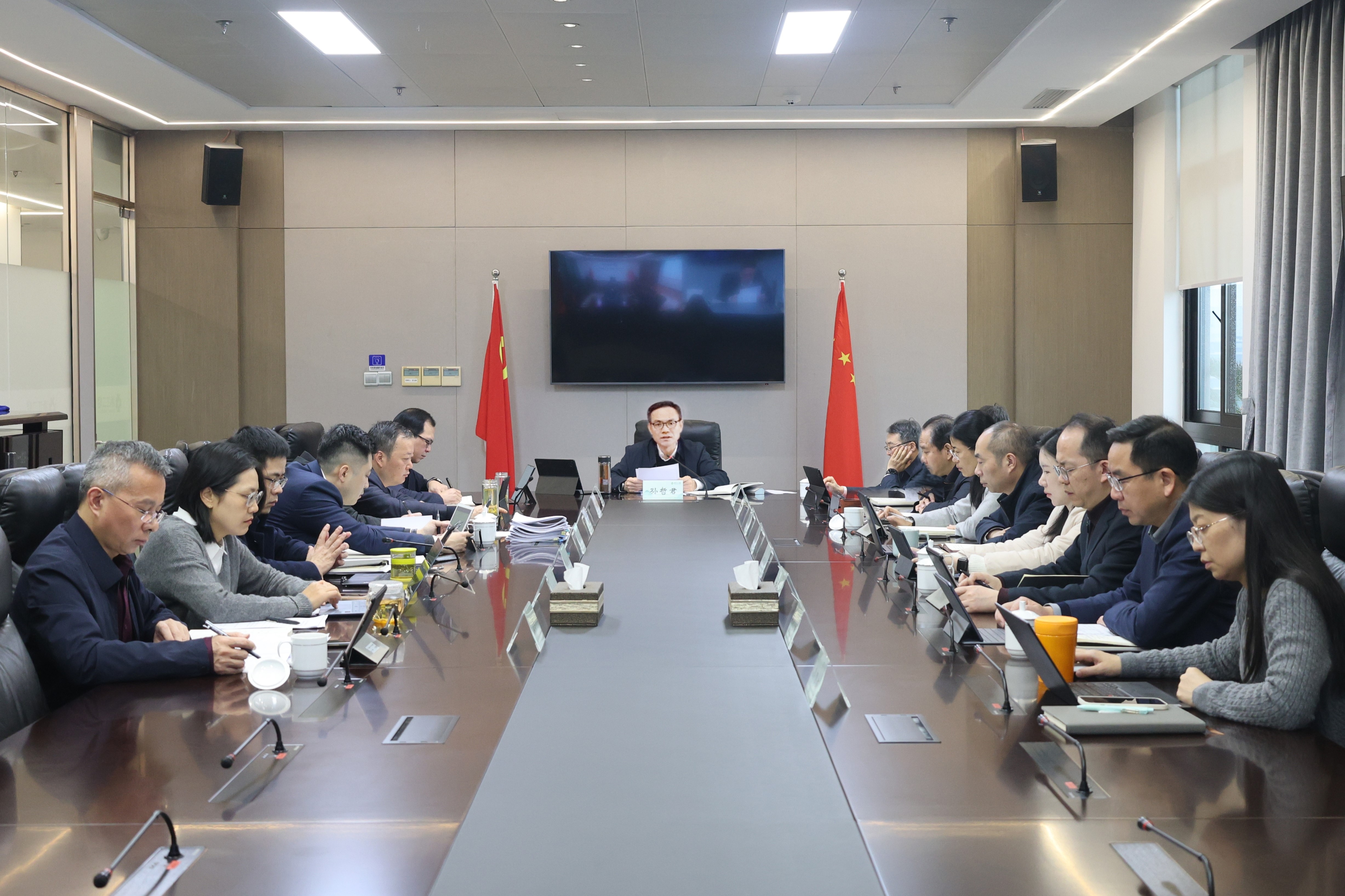 省二輕集團(tuán)傳達(dá)學(xué)習(xí)貫徹全國(guó)兩會(huì)精神